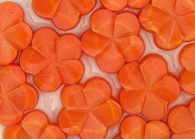 水煮胡蘿卜輪葉片